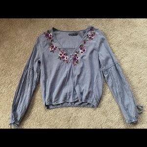 Abercrombie cropped  peasant top